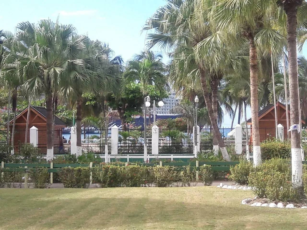 Cool'S 1 Bedroom Beach & Garden View Ocho Rios 0*,